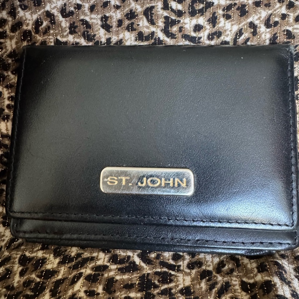 ST JOHN Black Bifold Leather Card Wallet with Gold Plaque - Picture 7 of 7
